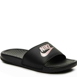 NIKE BENASSI SLIDE SANDAL - WOMEN'S